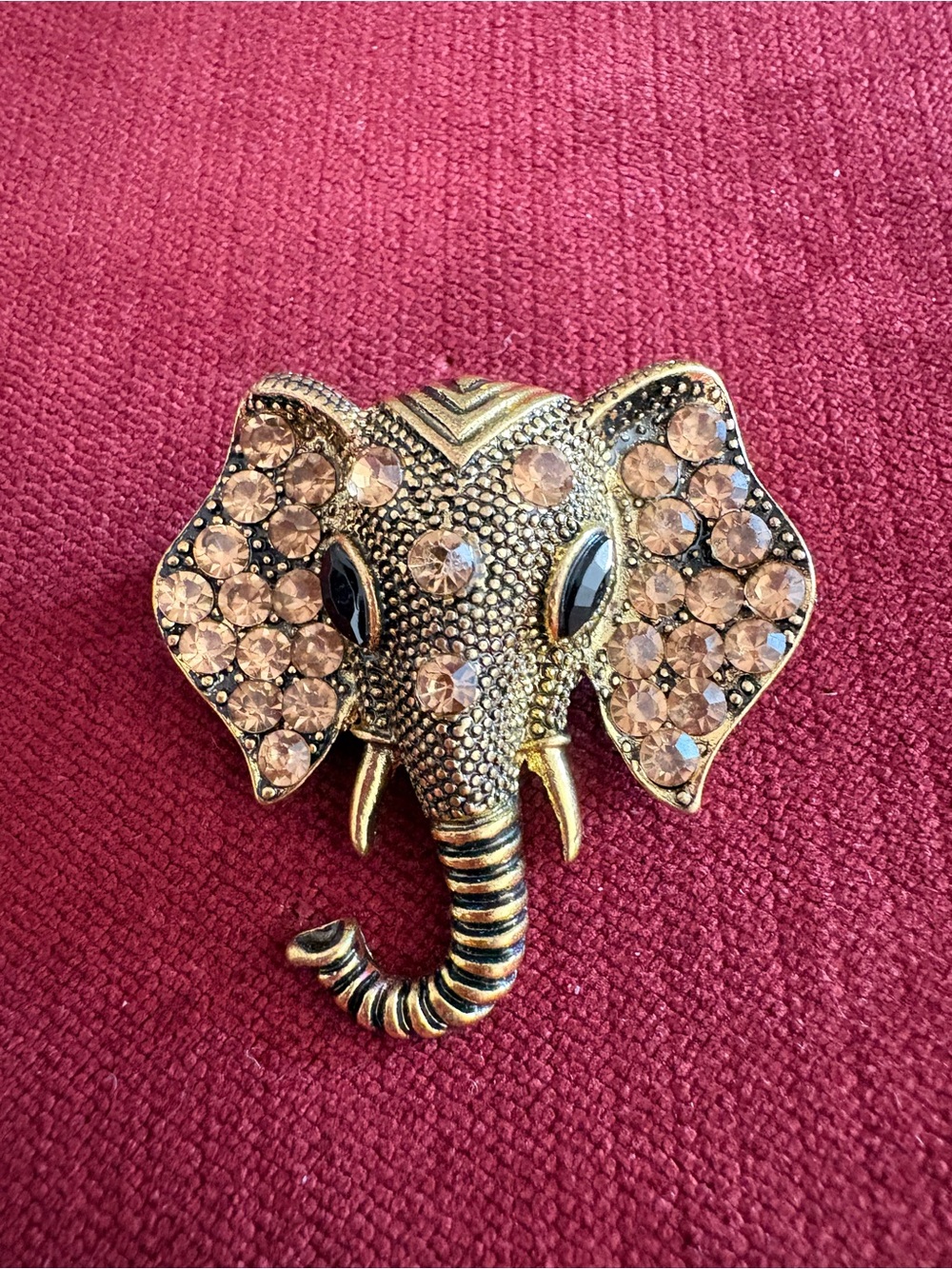 Never Used Vintage Gold Elephant Rhinestone Brooch Pin Champagne Crystal Animal